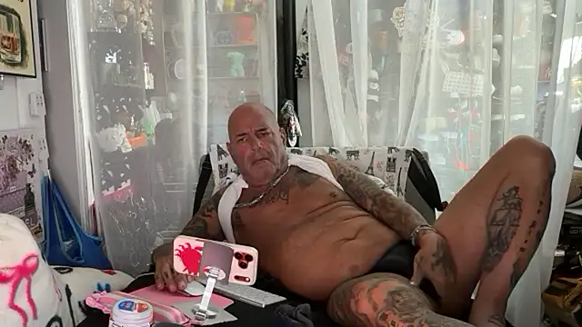 Snapshot of joeytatts66 chatting on August 5, 2026, 1:10 am joeytatts66 online show from August 5, 2026, 1:10 am