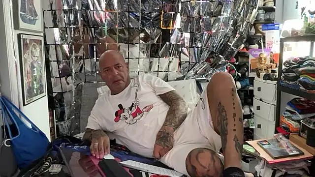 joeytatts66 online show from April 22, 2026, 7:42 pm
