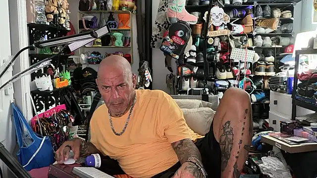 Snapshot of joeytatts66 chatting on July 8, 2026, 1:19 am joeytatts66 online show from July 8, 2026, 1:19 am