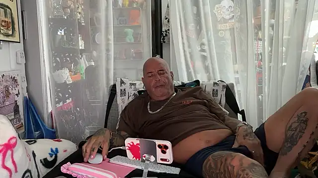 Snapshot of joeytatts66 chatting on August 4, 2026, 1:32 am joeytatts66 online show from August 4, 2026, 1:32 am
