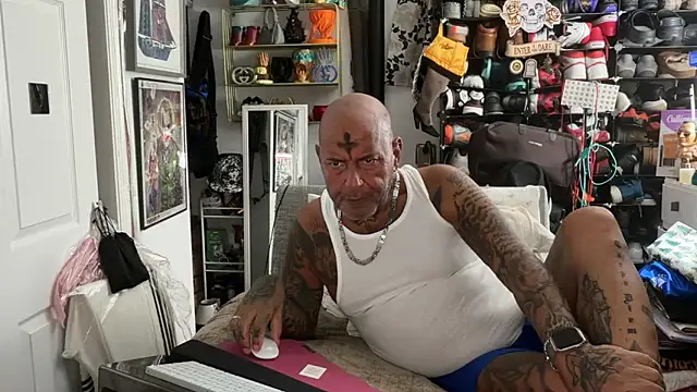 joeytatts66 online show from February 19, 2026, 3:47 am