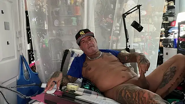 Snapshot of joeytatts66 chatting on July 22, 2026, 1:40 am joeytatts66 online show from July 22, 2026, 1:40 am