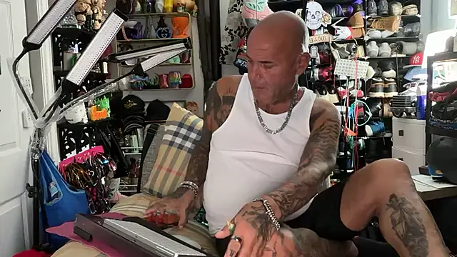 Snapshot of joeytatts66 chatting on July 14, 2026, 1:49 am joeytatts66 online show from July 14, 2026, 1:49 am