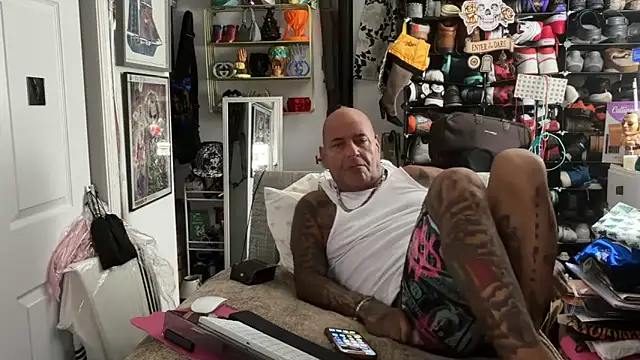 joeytatts66 online show from February 17, 2026, 3:15 am