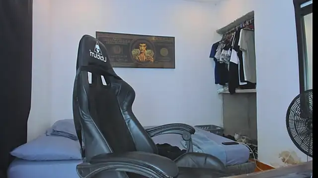 Snapshot of daddy_jhons chatting on December 13, 2025, 8:04 pm daddy jhons online show from December 13, 2025, 8:04 pm