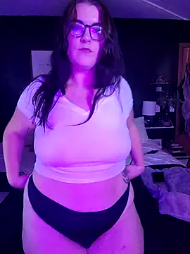 Snapshot of _CumSeeV_ chatting on October 7, 2025, 8:21 pm  CumSeeV  online show from October 7, 2025, 8:21 pm