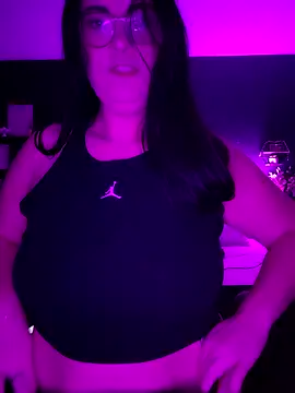 Snapshot of _CumSeeV_ chatting on October 18, 2025, 4:25 am  CumSeeV  online show from October 18, 2025, 4:25 am