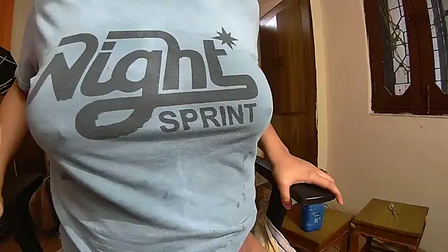 Snapshot of callmeshreya chatting on February 21, 2026, 9:00 am callmeshreya online show from February 21, 2026, 9:00 am