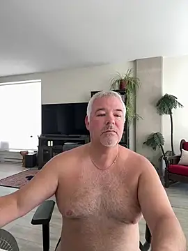 aarosteev2 online show from May 5, 2026, 2:42 pm