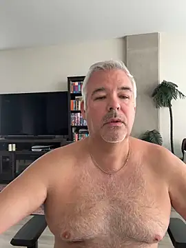 Snapshot of aarosteev2 chatting on May 10, 2026, 12:42 pm aarosteev2 online show from May 10, 2026, 12:42 pm