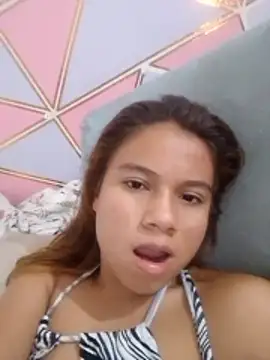 Snapshot of Naomi991 chatting on May 21, 2026, 12:52 am Naomi991 online show from May 21, 2026, 12:52 am