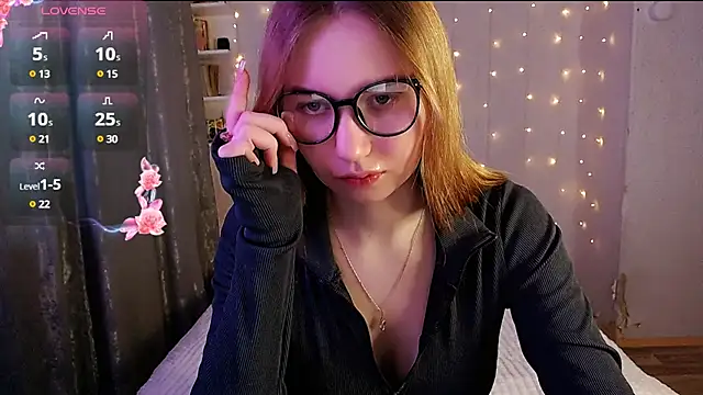 Miya Mark online show from February 14, 2025, 2:33 pm