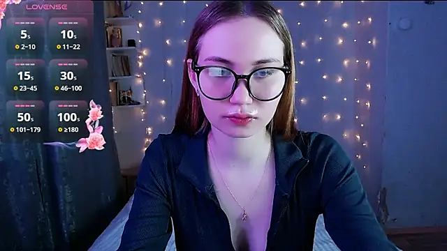 Miya Mark online show from February 17, 2025, 7:01 pm