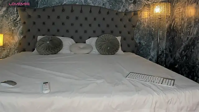 Belliinda 21 online show from November 15, 2025, 7:18 pm