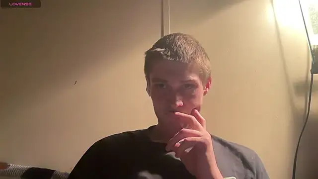 Snapshot of anomalies_ig chatting on April 3, 2026, 3:46 am anomalies ig online show from April 3, 2026, 3:46 am