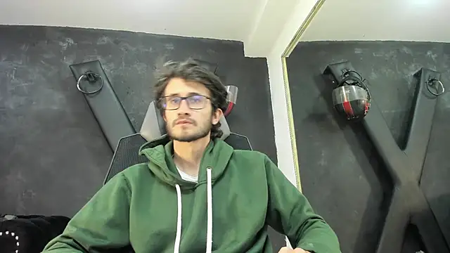 Snapshot of Loggan_donnelly chatting on October 12, 2025, 8:10 pm Loggan donnelly online show from October 12, 2025, 8:10 pm