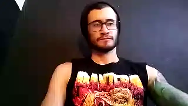 Snapshot of Loggan_donnelly chatting on October 18, 2025, 7:16 pm Loggan donnelly online show from October 18, 2025, 7:16 pm