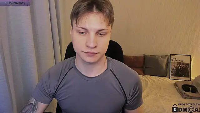 Snapshot of handsome_guy01 chatting on February 4, 2026, 9:54 pm handsome guy01 online show from February 4, 2026, 9:54 pm