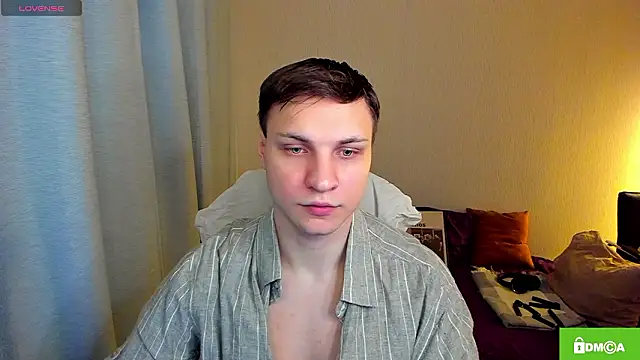 Snapshot of handsome_guy01 chatting on March 5, 2026, 10:05 pm handsome guy01 online show from March 5, 2026, 10:05 pm