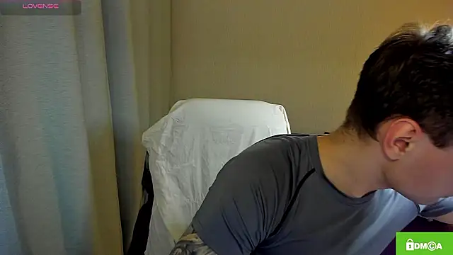 Snapshot of handsome_guy01 chatting on March 6, 2026, 10:38 pm handsome guy01 online show from March 6, 2026, 10:38 pm