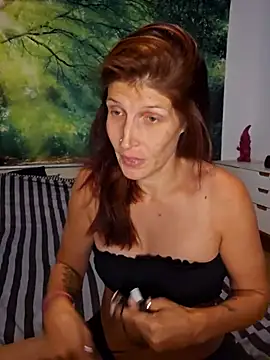 Snapshot of Lenchen_ chatting on July 8, 2026, 7:36 pm Lenchen online show from July 8, 2026, 7:36 pm