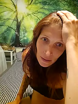 Snapshot of Lenchen_ chatting on June 30, 2026, 7:58 pm Lenchen online show from June 30, 2026, 7:58 pm