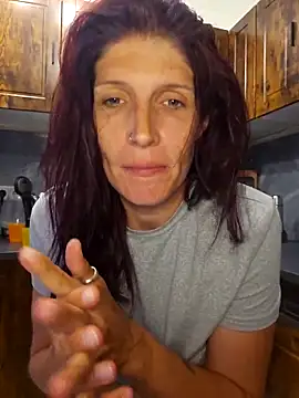 Snapshot of Lenchen_ chatting on April 18, 2026, 7:58 pm Lenchen online show from April 18, 2026, 7:58 pm