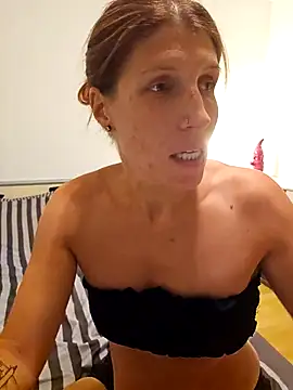 Snapshot of Lenchen_ chatting on June 28, 2026, 7:31 pm Lenchen online show from June 28, 2026, 7:31 pm