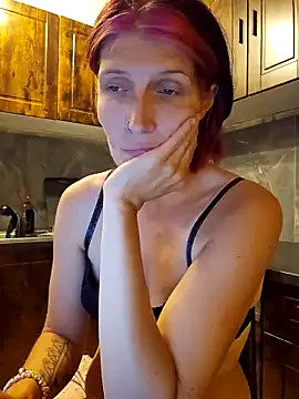 Snapshot of Lenchen_ chatting on May 19, 2026, 7:54 pm Lenchen online show from May 19, 2026, 7:54 pm