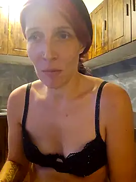 Snapshot of Lenchen_ chatting on May 21, 2026, 7:33 pm Lenchen online show from May 21, 2026, 7:33 pm