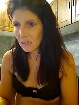 Snapshot of Lenchen_ chatting on June 4, 2026, 7:40 pm Lenchen online show from June 4, 2026, 7:40 pm
