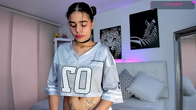 Snapshot of lissbrown chatting on February 8, 2026, 12:47 pm lissbrown online show from February 8, 2026, 12:47 pm