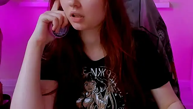 Snapshot of CarolGiggly chatting on June 28, 2026, 11:44 pm CarolGiggly online show from June 28, 2026, 11:44 pm