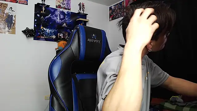 Snapshot of sr_jaeger chatting on October 18, 2025, 1:13 pm sr jaeger online show from October 18, 2025, 1:13 pm