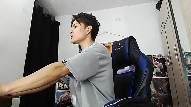 Snapshot of sr_jaeger chatting on November 18, 2025, 1:25 pm sr jaeger online show from November 18, 2025, 1:25 pm