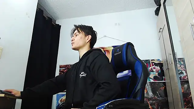 Snapshot of sr_jaeger chatting on November 21, 2025, 1:43 pm sr jaeger online show from November 21, 2025, 1:43 pm