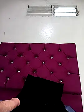 Snapshot of tiffany_Bitch chatting on November 19, 2025, 10:10 pm tiffany Bitch online show from November 19, 2025, 10:10 pm