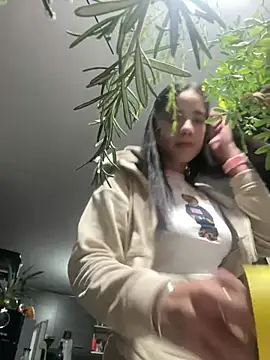 Praga Pink online show from May 2, 2026, 4:39 am