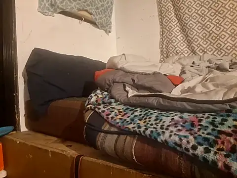 Cantufamily1979 online show from September 20, 2025, 2:27 am