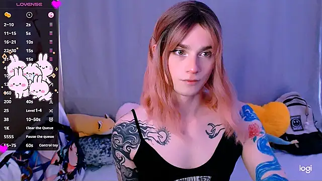 Snapshot of Alice_Hells chatting on July 17, 2026, 6:32 am Alice Hells online show from July 17, 2026, 6:32 am
