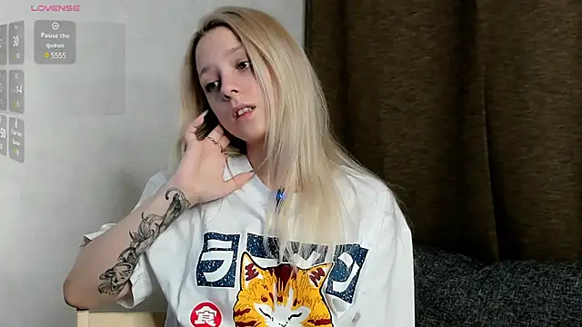 Snapshot of EngelFugler chatting on March 10, 2025, 6:12 pm EngelFugler online show from March 10, 2025, 6:12 pm