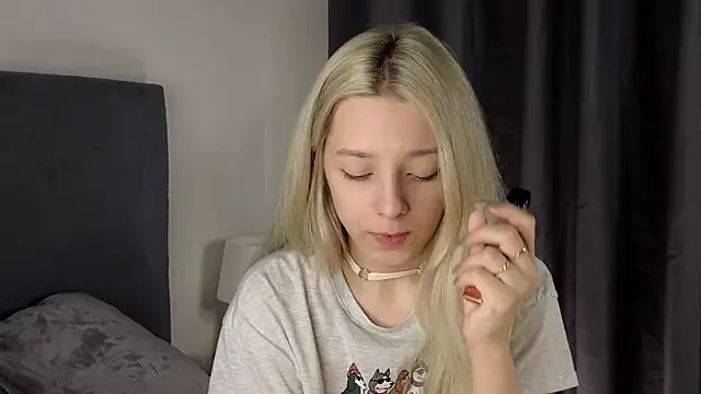 Snapshot of EngelFugler chatting on September 9, 2025, 11:08 am EngelFugler online show from September 9, 2025, 11:08 am