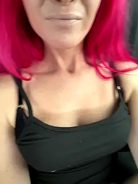Snapshot of SweetSolez chatting on October 3, 2025, 9:33 am SweetSolez online show from October 3, 2025, 9:33 am