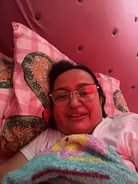 Snapshot of GiaNahomi chatting on January 13, 2025, 2:32 pm GiaNahomi online show from January 13, 2025, 2:32 pm