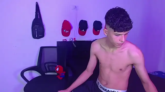 LiamGadiell online show from February 24, 2025, 4:16 am