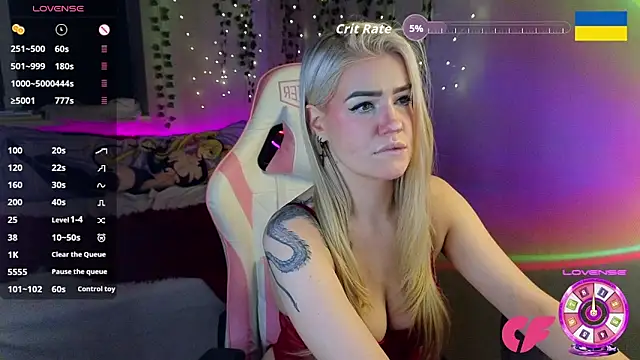 Snapshot of RedVelveten chatting on October 6, 2025, 7:14 pm RedVelveten online show from October 6, 2025, 7:14 pm