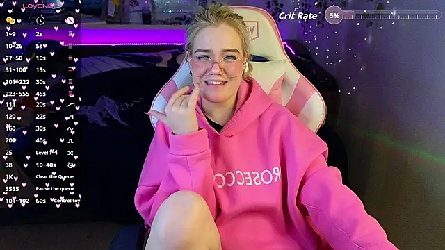 Snapshot of RedVelveten chatting on December 14, 2025, 8:09 am RedVelveten online show from December 14, 2025, 8:09 am