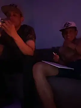 Snapshot of oiram27 chatting on March 1, 2026, 5:57 pm oiram27 online show from March 1, 2026, 5:57 pm