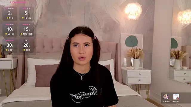 milaleoneli online show from July 16, 2026, 2:36 pm