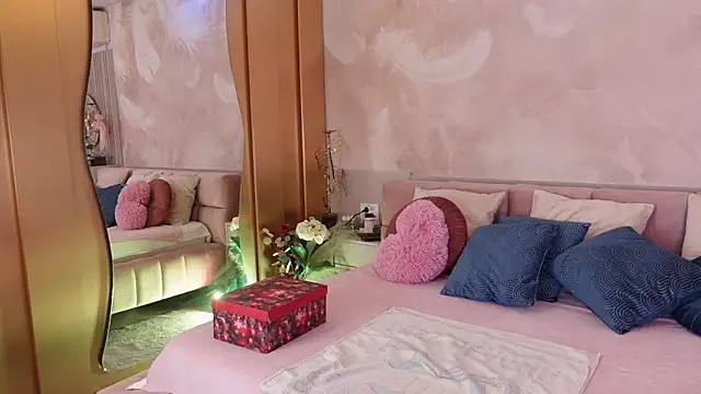 JullyBlair online show from October 15, 2025, 4:44 am